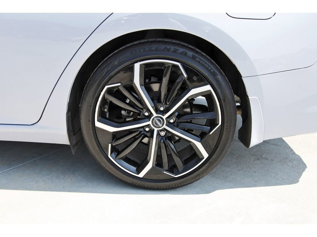 Used 2024 Nissan Altima 2.5 SR w/ SR Premium Package FWD image 31