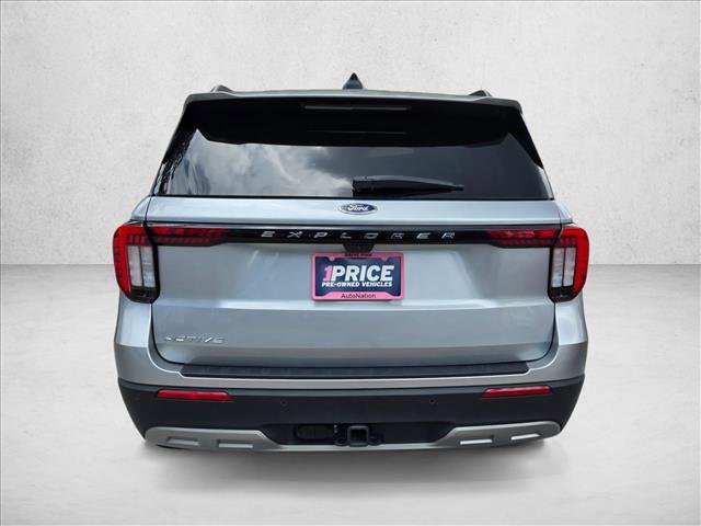 Certified 2025 Ford Explorer Active w/ Active Comfort Package RWD image 6