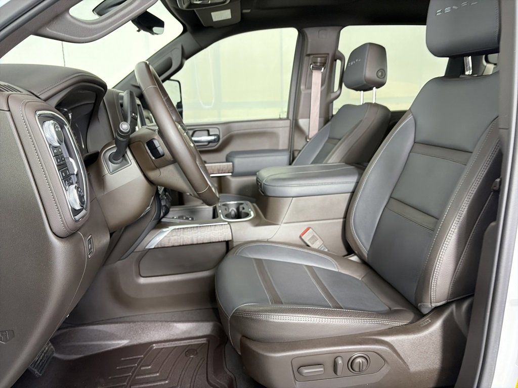 Used 2023 GMC Sierra 2500 Denali w/ Denali Ultimate Package image 11