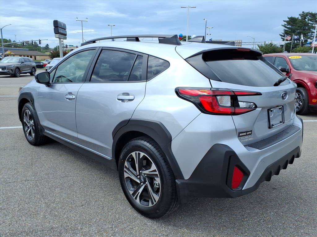 Used 2024 Subaru Crosstrek 2.0i Premium AWD/4WD image 3