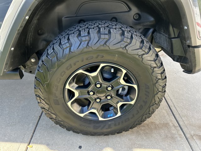 Used 2023 Jeep Wrangler Unlimited Rubicon 4xe w/ Cold Weather Group AWD/4WD image 16