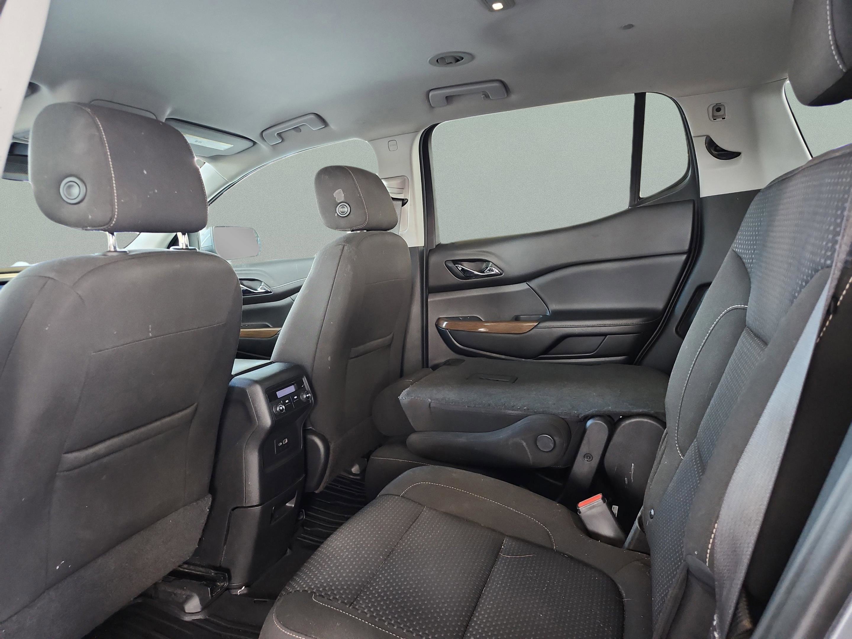 Used 2020 GMC Acadia SLE w/ LPO, Floor Liner Package image 19