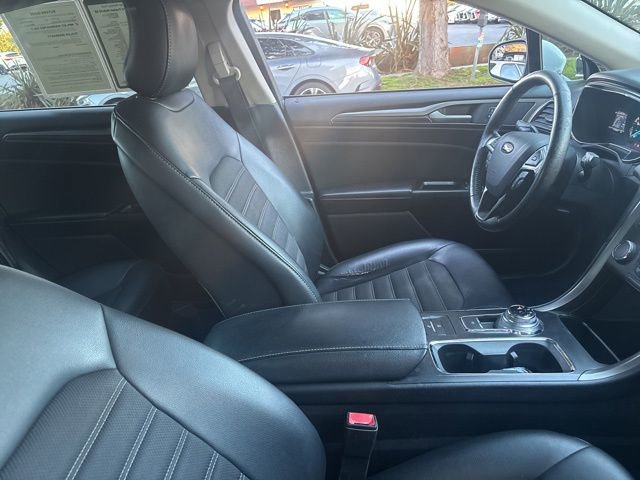 Certified 2017 Ford Fusion SE w/ Equipment Group 601A image 20