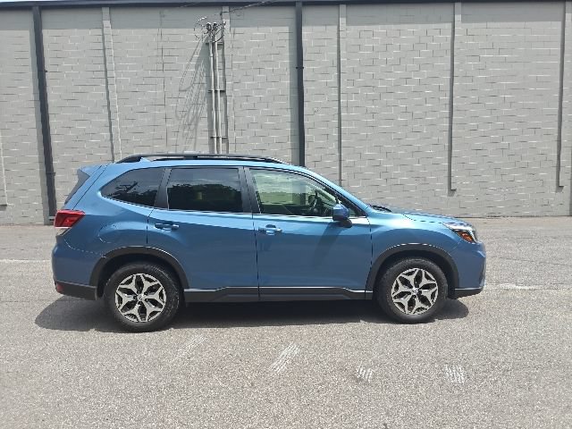 Used 2020 Subaru Forester Premium AWD/4WD image 2