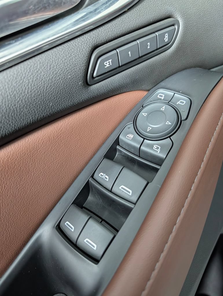 Used 2021 Buick Enclave Avenir w/ Avenir Technology Package FWD image 23