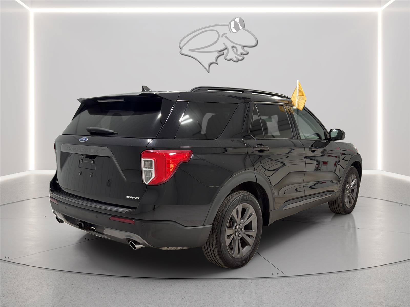 Certified 2022 Ford Explorer XLT w/ Equipment Group 202A AWD/4WD image 6