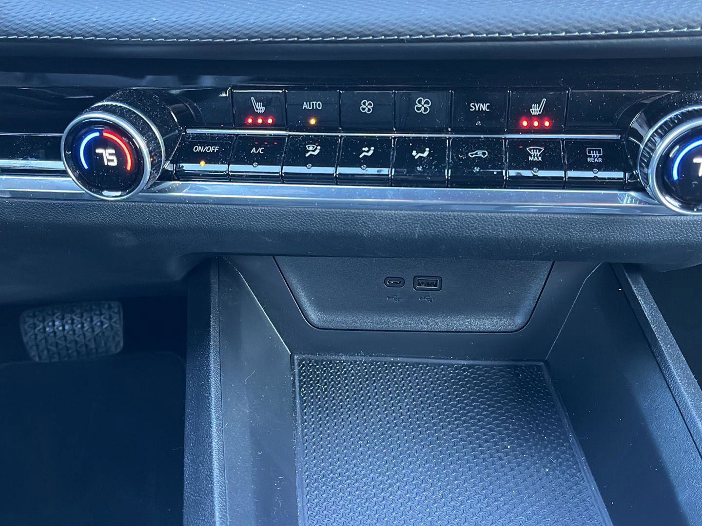 Used 2025 Chevrolet Equinox LT w/ Convenience Package II image 16