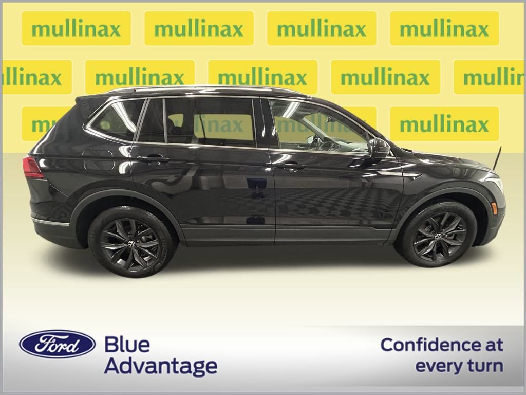 Used 2024 Volkswagen Tiguan SE image 2