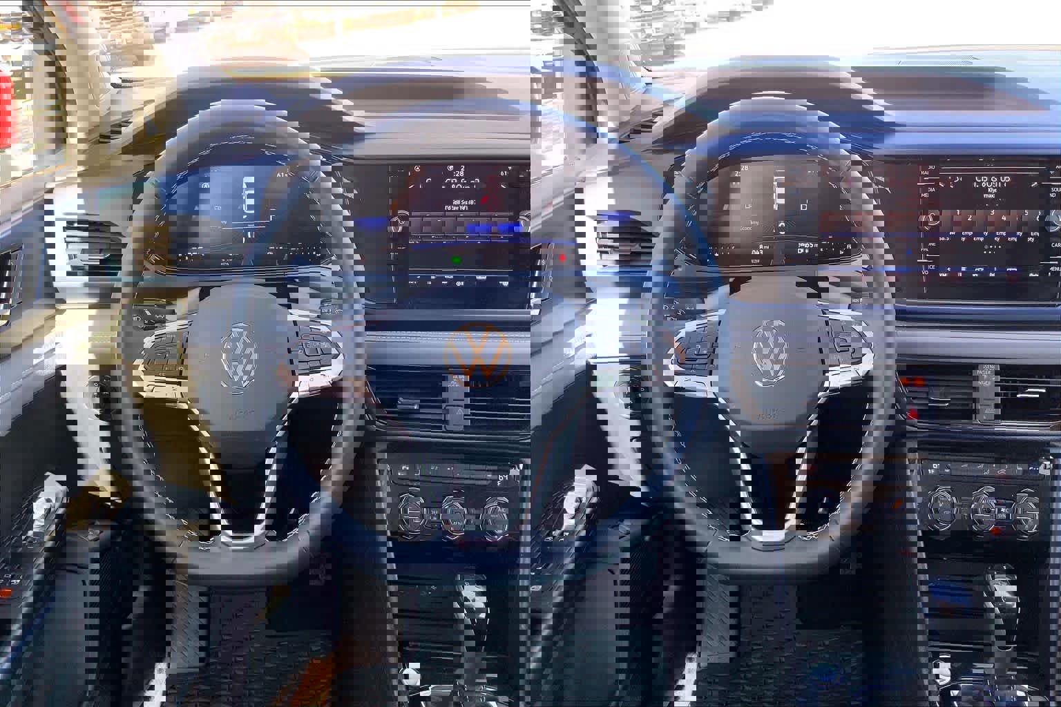 Used 2024 Volkswagen Taos SE w/ Black Wheel Package image 8