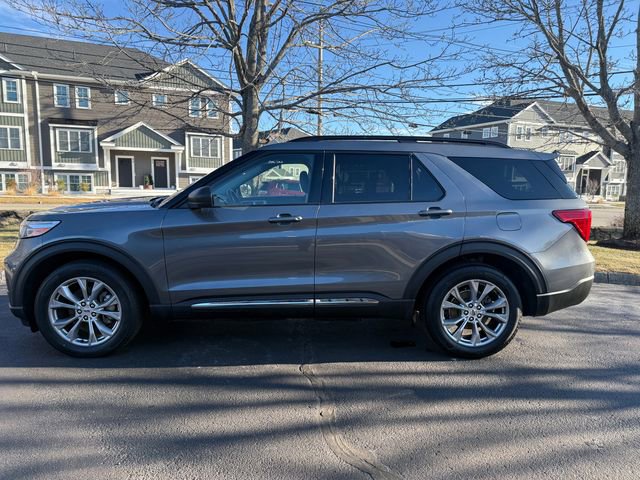 Certified 2022 Ford Explorer XLT w/ Equipment Group 202A image 2