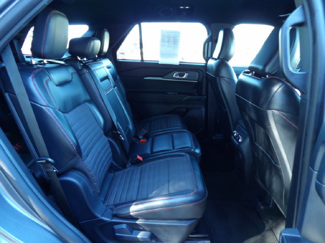 Certified 2025 Ford Explorer ST-Line w/ ST-Line Street Pack AWD/4WD image 15