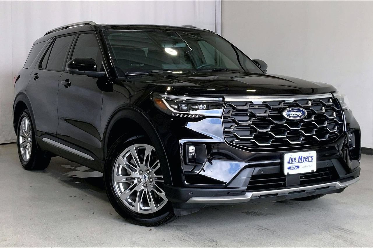 Certified 2025 Ford Explorer Platinum RWD image 34