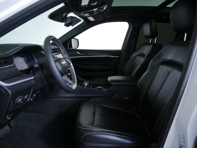 Used 2024 Jeep Grand Cherokee Limited w/ Trailer Tow Package AWD/4WD image 18