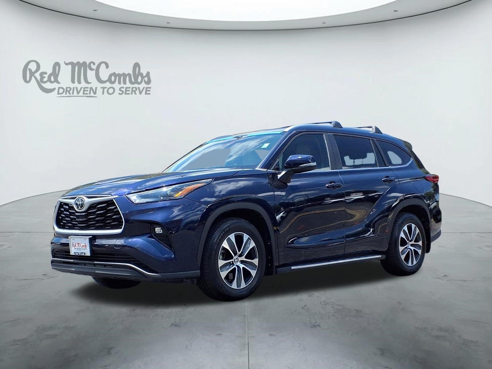Used 2023 Toyota Highlander XLE FWD image 1