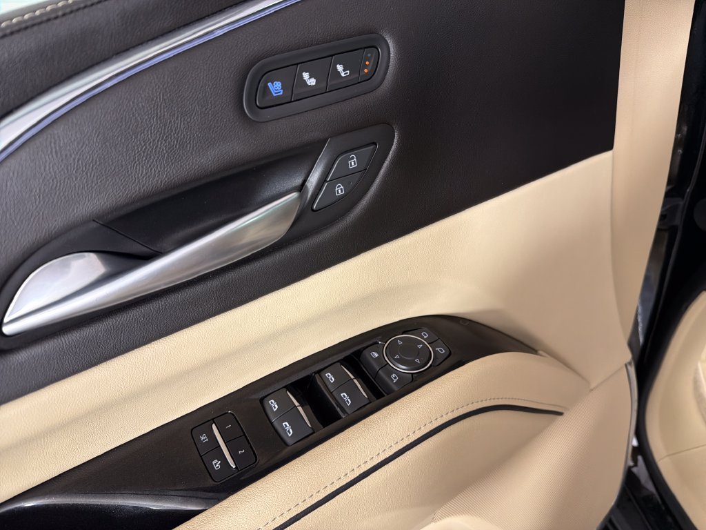 Used 2024 Cadillac Escalade Premium Luxury AWD/4WD image 19