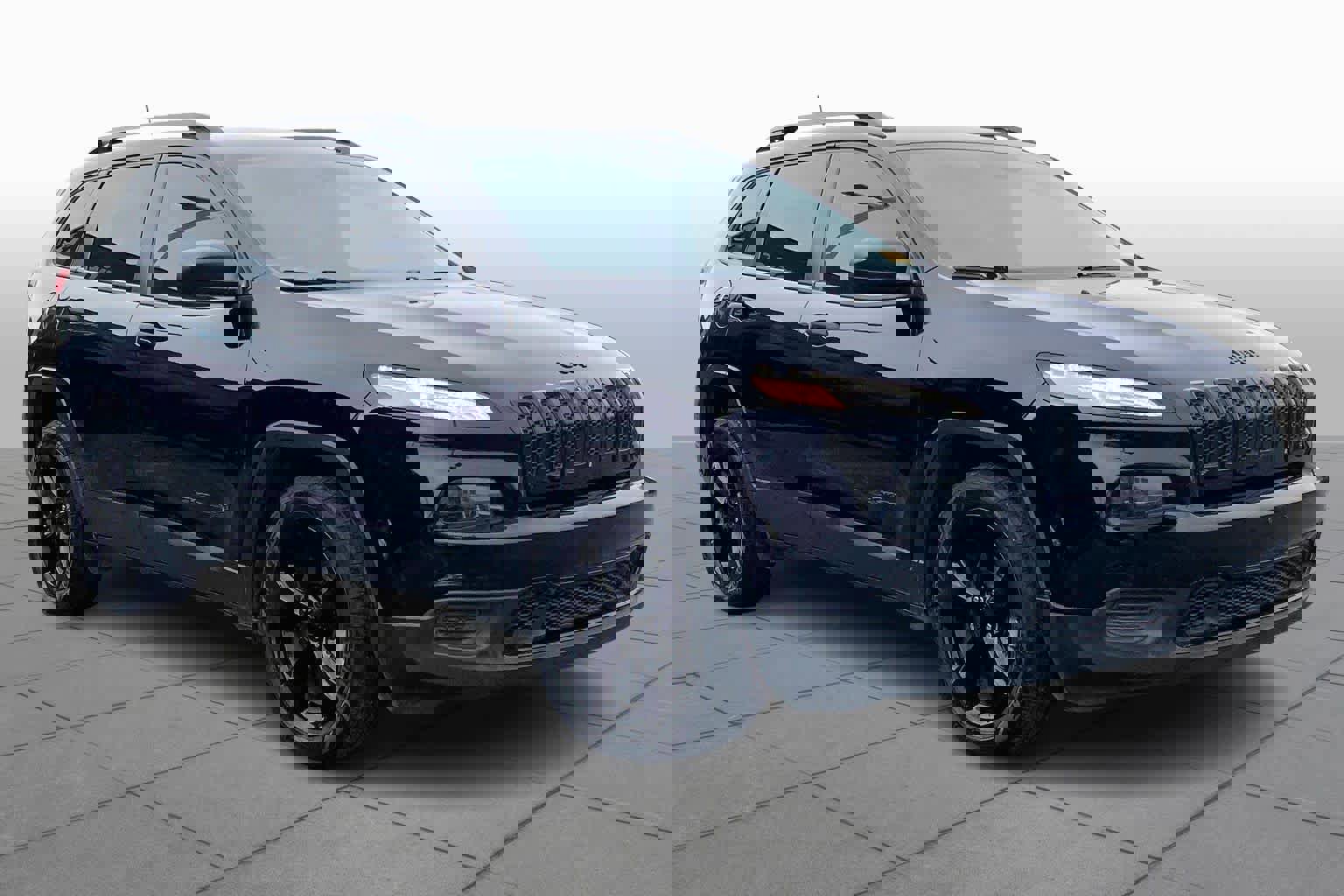 Used 2017 Jeep Cherokee Sport image 5