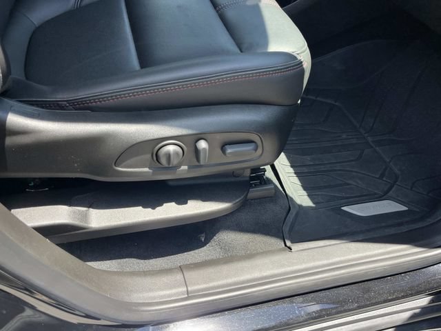 Used 2023 Chevrolet Traverse RS w/ LPO, Floor Liner Package FWD image 29