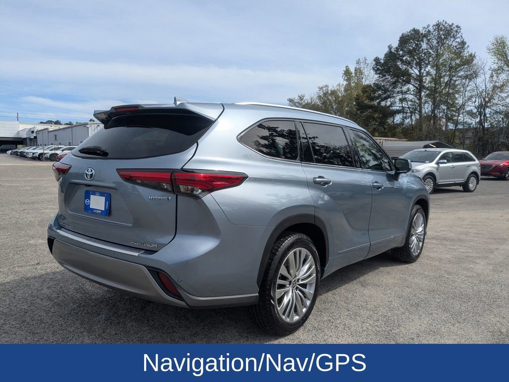 Used 2023 Toyota Highlander Platinum FWD image 5