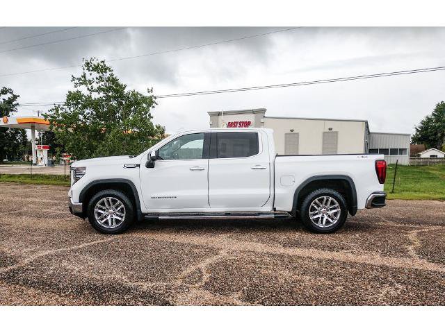 Used 2022 GMC Sierra 1500 SLT AWD/4WD image 2