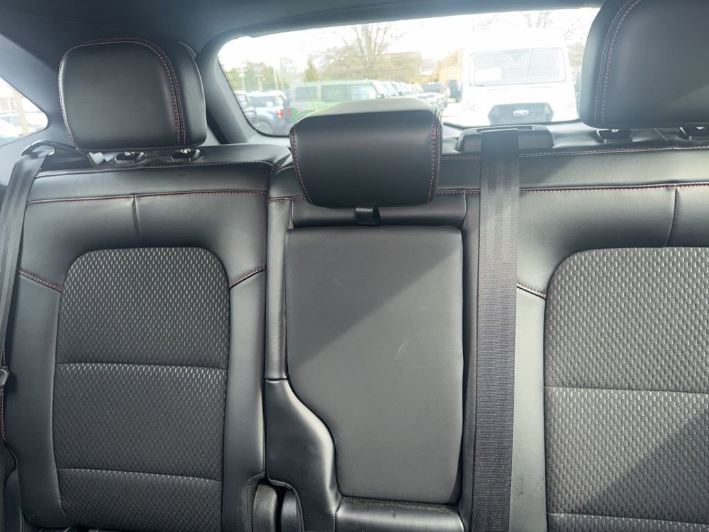 Certified 2025 Ford Escape ST-Line Select image 12