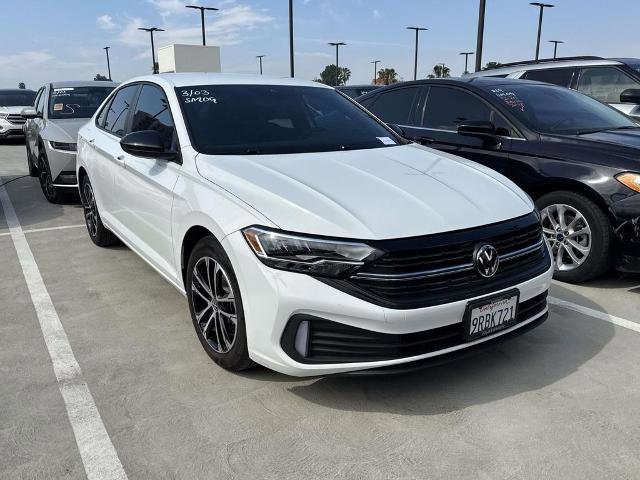 Used 2024 Volkswagen Jetta Sport image 5