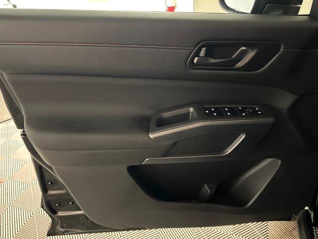 Used 2025 Nissan Pathfinder Rock Creek AWD/4WD image 10