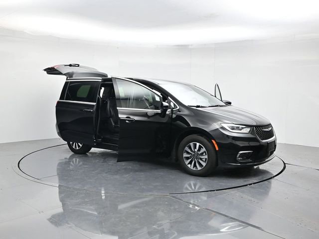 Used 2025 Chrysler Pacifica Select FWD image 51