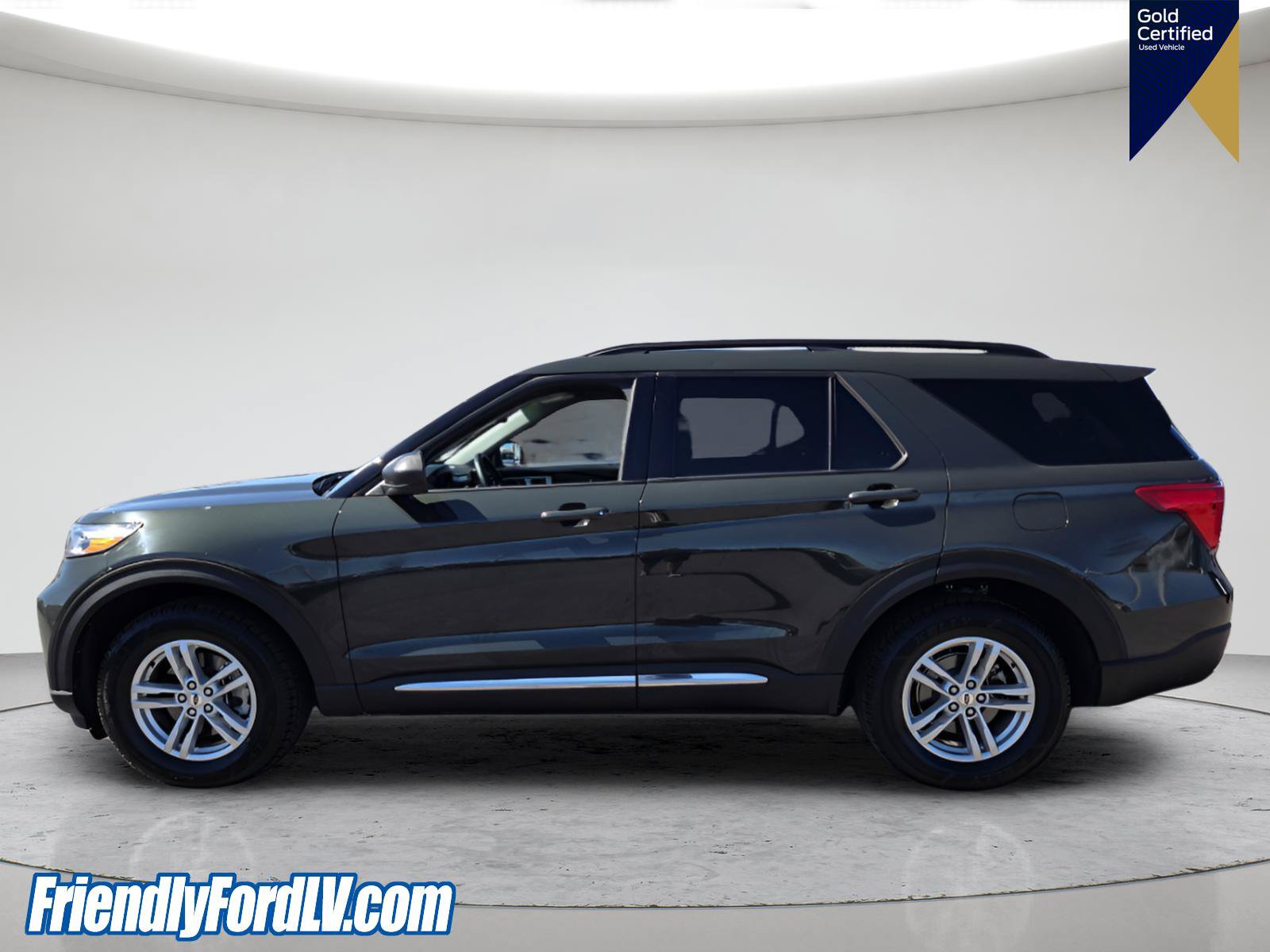 Certified 2023 Ford Explorer XLT w/ Equipment Group 202A AWD/4WD image 3
