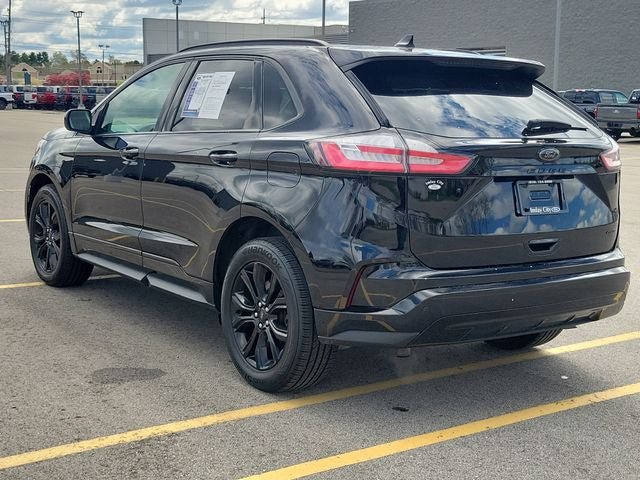 Certified 2023 Ford Edge SE w/ Black Appearance Package AWD/4WD image 3