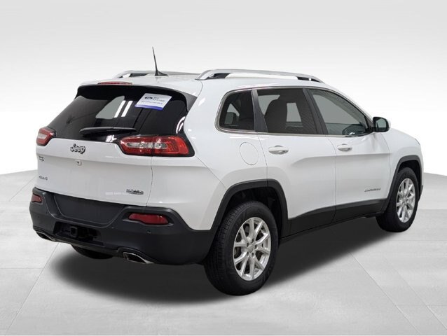 Used 2017 Jeep Cherokee Latitude w/ Safety/Convenience Group AWD/4WD image 20