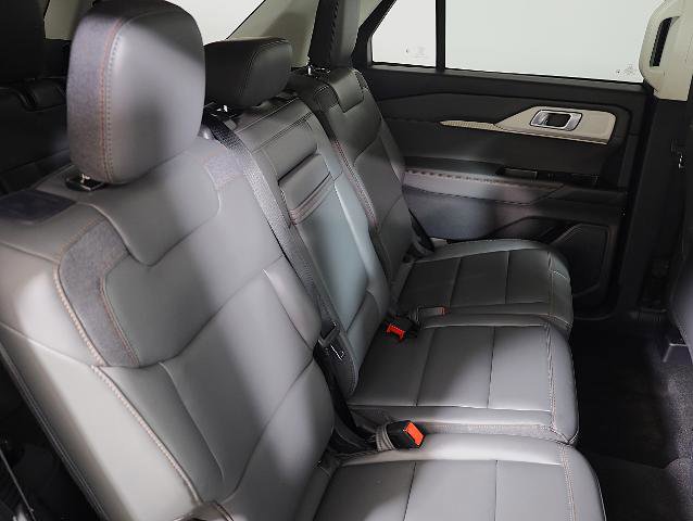 Certified 2025 Ford Explorer Active w/ Active Comfort Package image 9