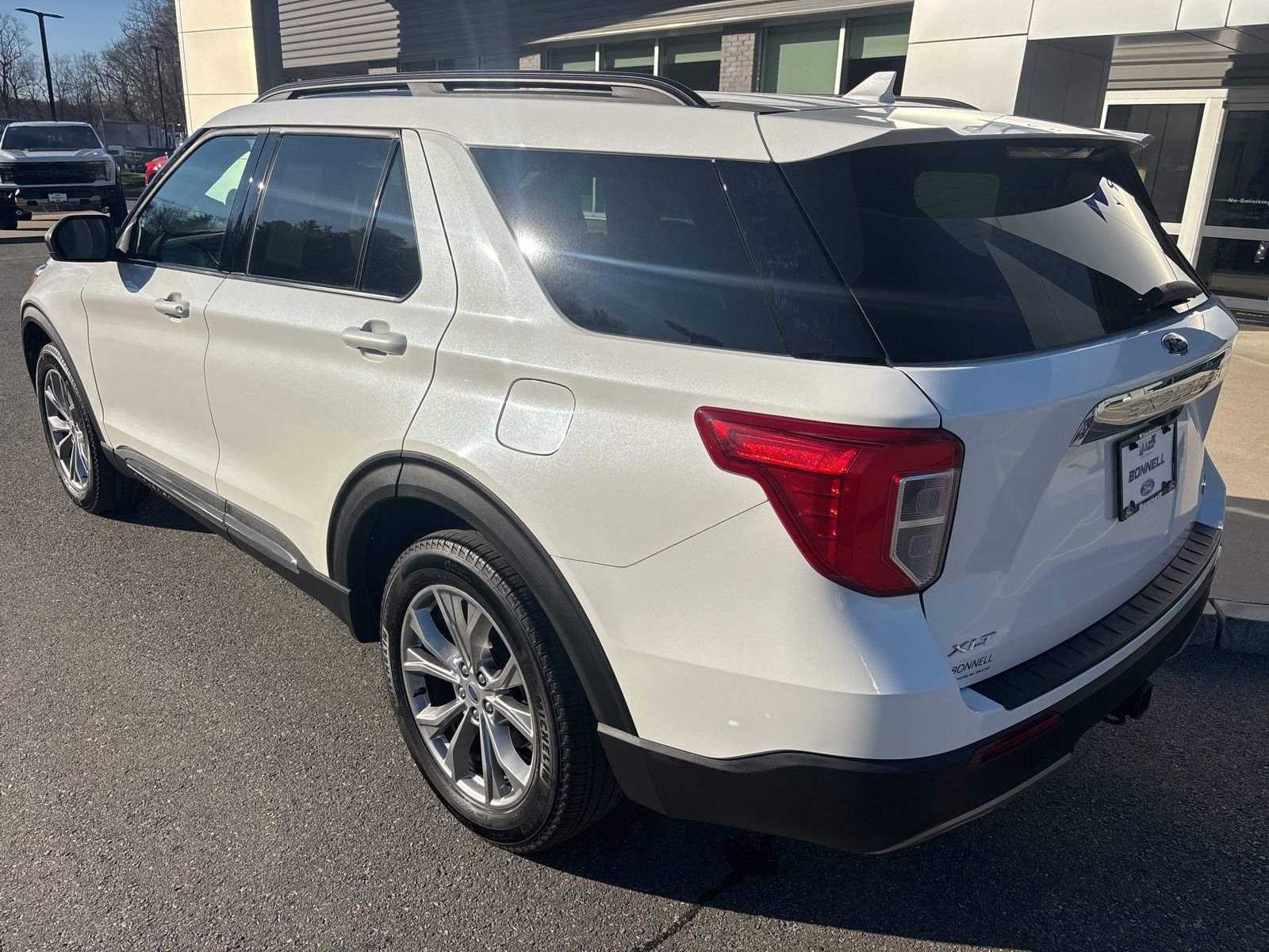 Certified 2023 Ford Explorer XLT w/ Equipment Group 202A AWD/4WD image 3