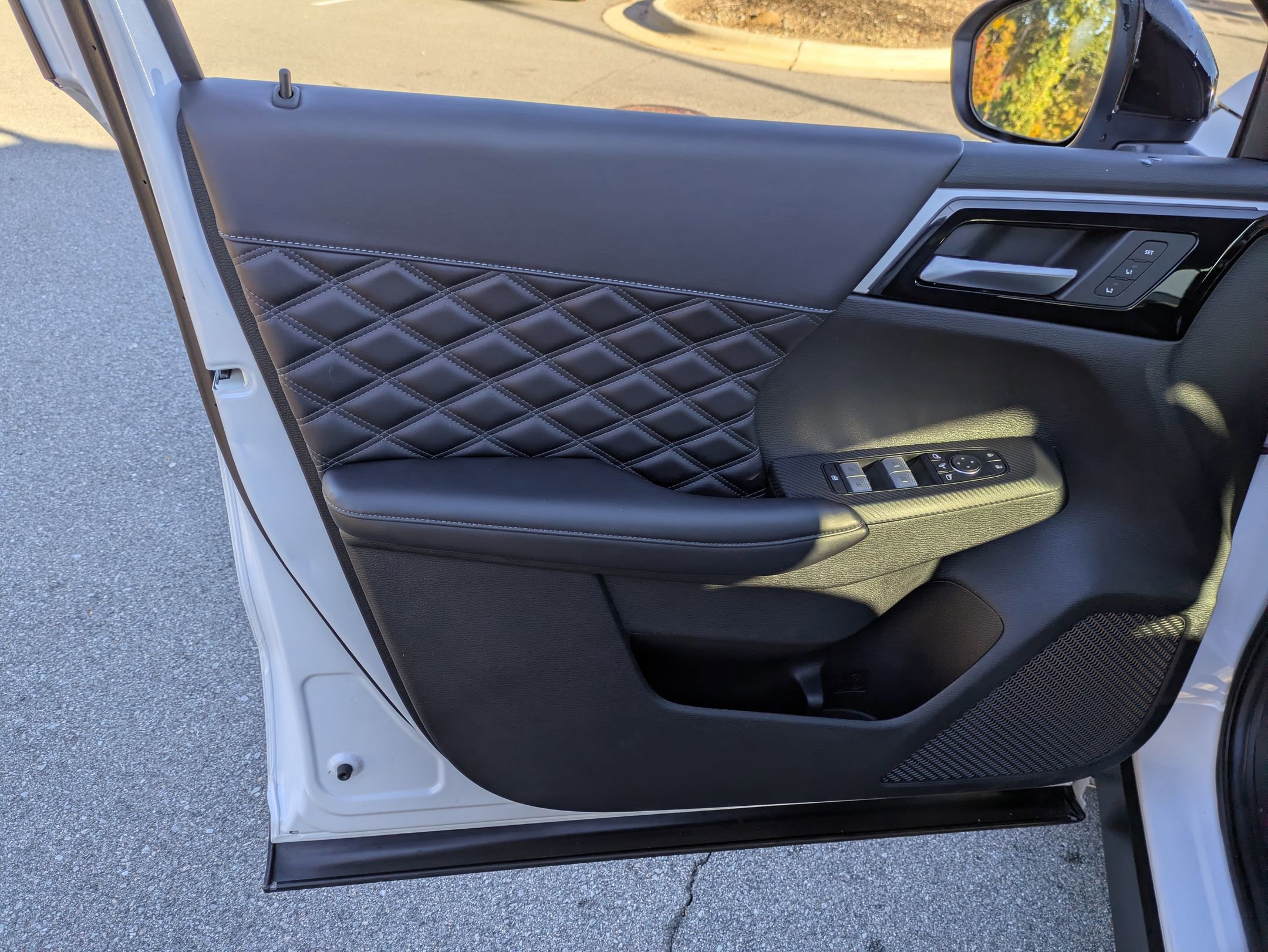 Used 2024 Mitsubishi Outlander SEL Black Edition image 15