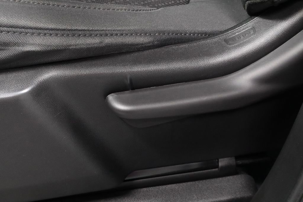 Used 2020 Chevrolet Silverado 1500 Custom w/ Custom Value Package image 24