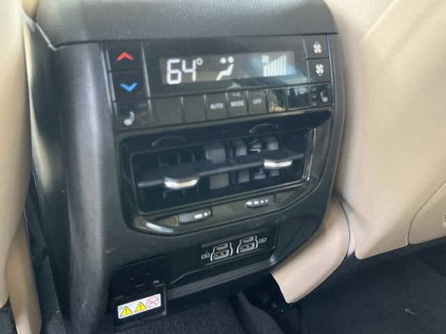 Used 2022 Jeep Grand Cherokee L Limited AWD/4WD image 22