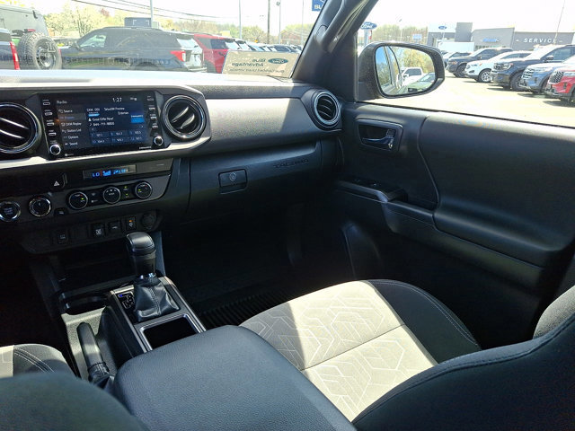 Used 2023 Toyota Tacoma TRD Off-Road w/ Black Out Package (TMS) AWD/4WD image 17