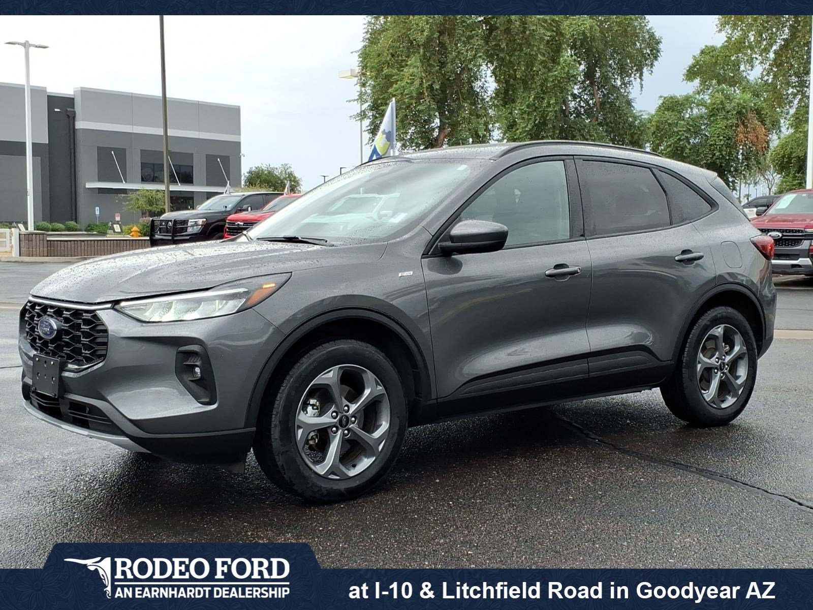 Certified 2025 Ford Escape ST-Line Select AWD/4WD image 1