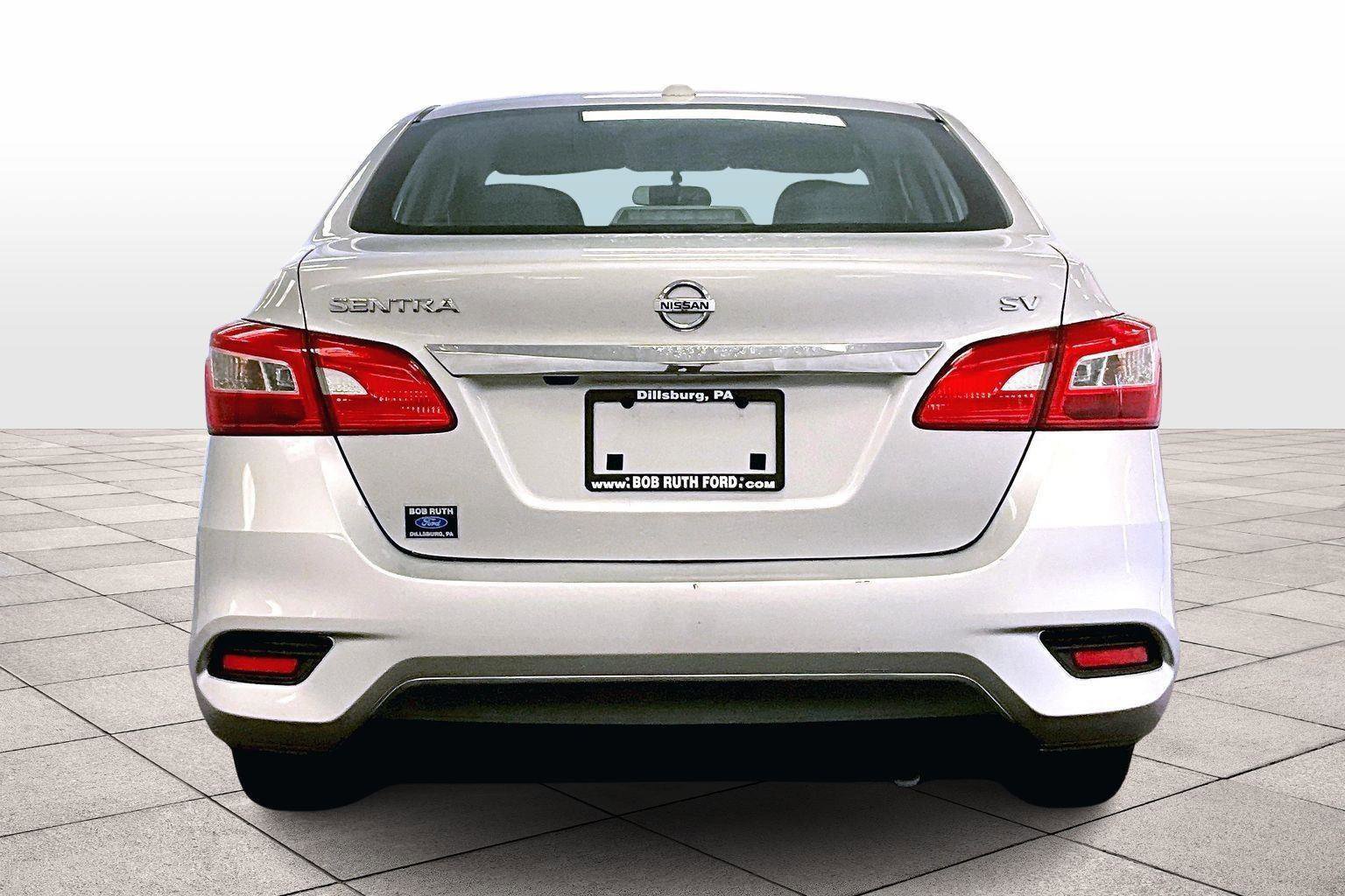 Used 2019 Nissan Sentra SV image 2