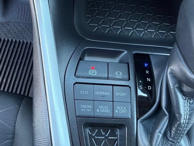 Used 2025 Toyota RAV4 XLE w/ Convenience Package AWD/4WD image 31