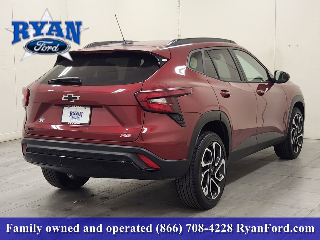 Used 2025 Chevrolet Trax RS w/ Driver Confidence Package image 3