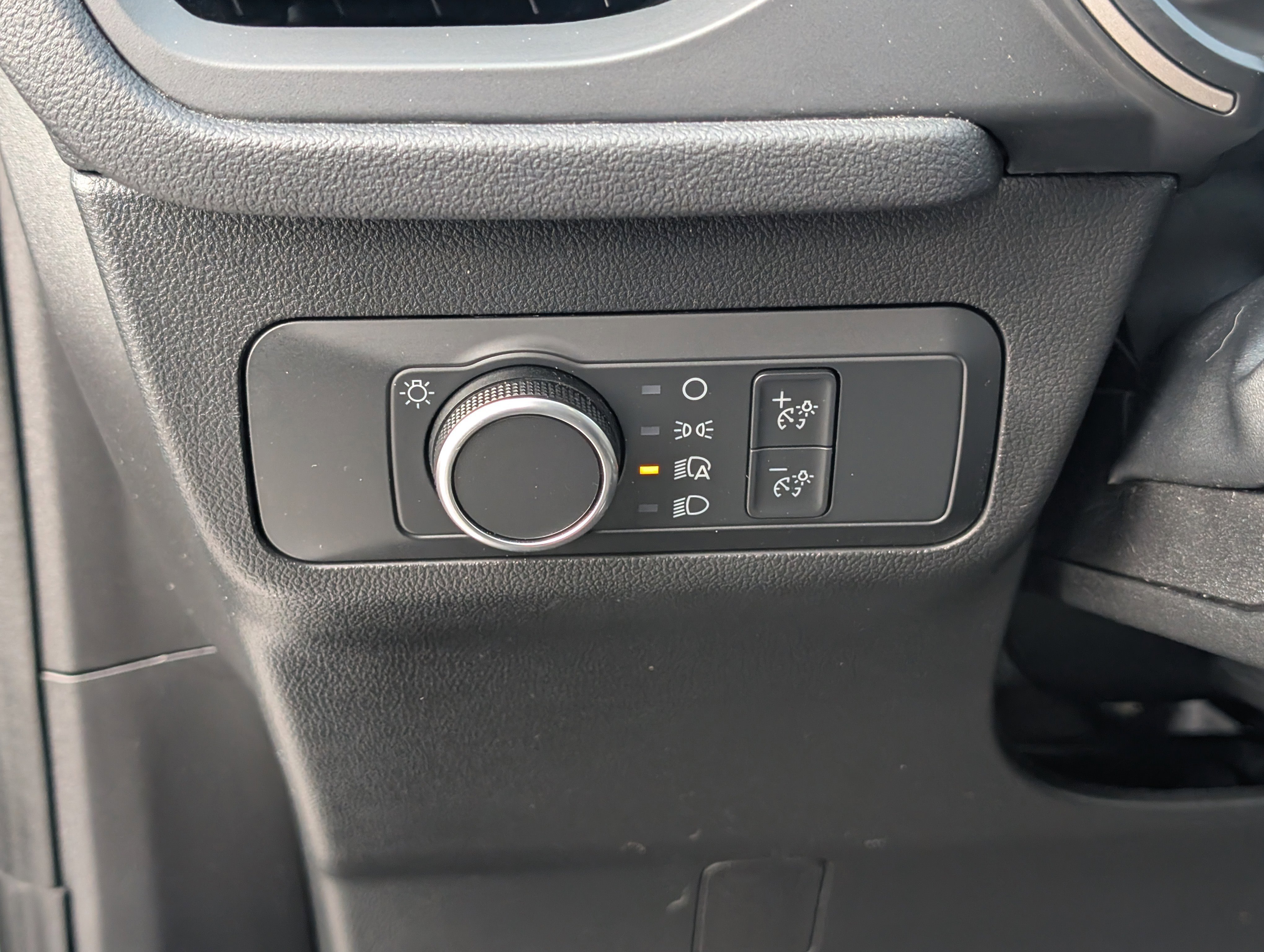 Certified 2022 Ford Escape SE w/ Cold Weather Package image 20