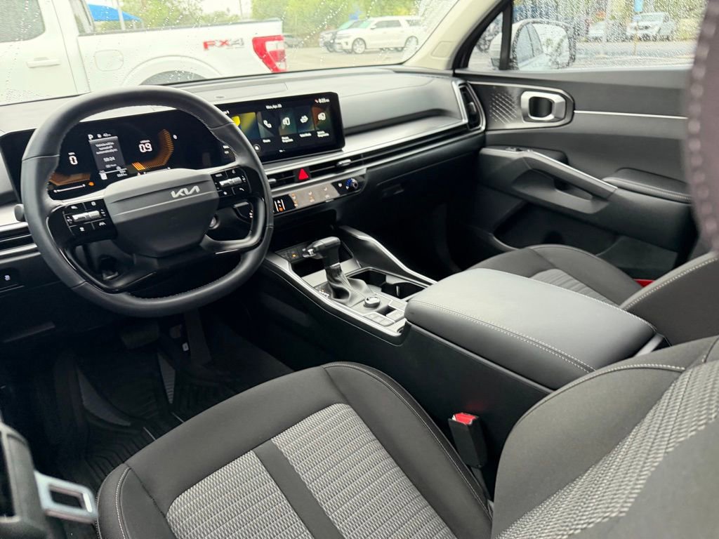 Used 2026 Kia Sorento LX FWD image 18