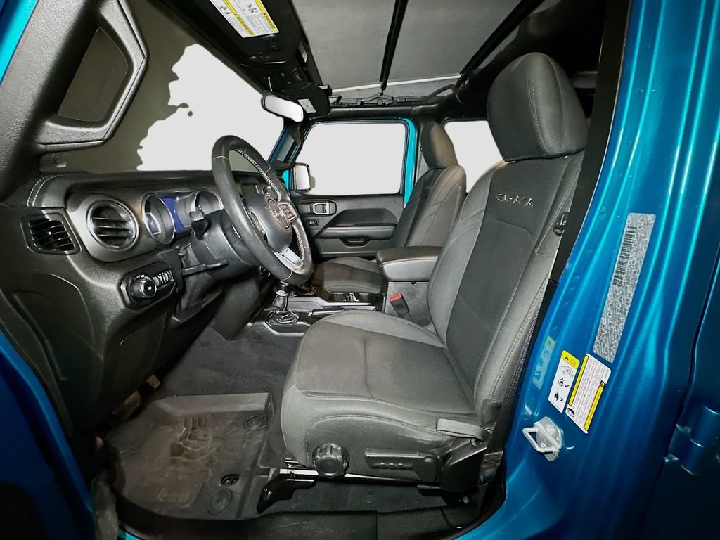 Used 2019 Jeep Wrangler Unlimited Sahara w/ LED Lighting Group AWD/4WD image 19