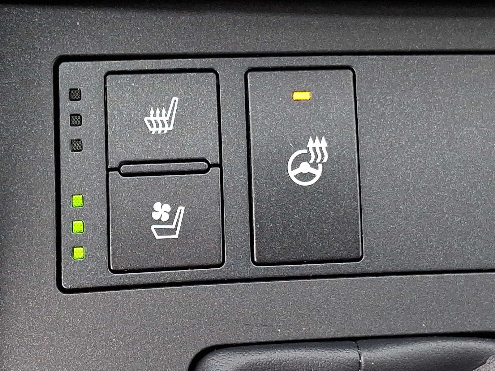 Used 2023 Lexus IS 500 RWD image 25