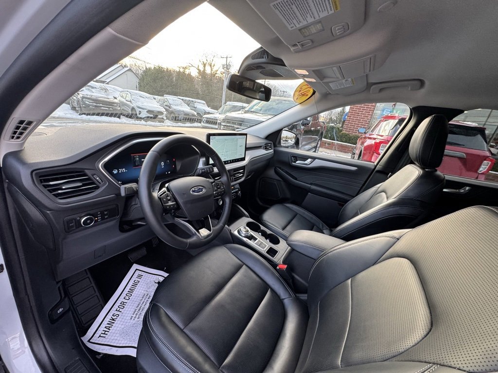 Certified 2025 Ford Escape Platinum image 17