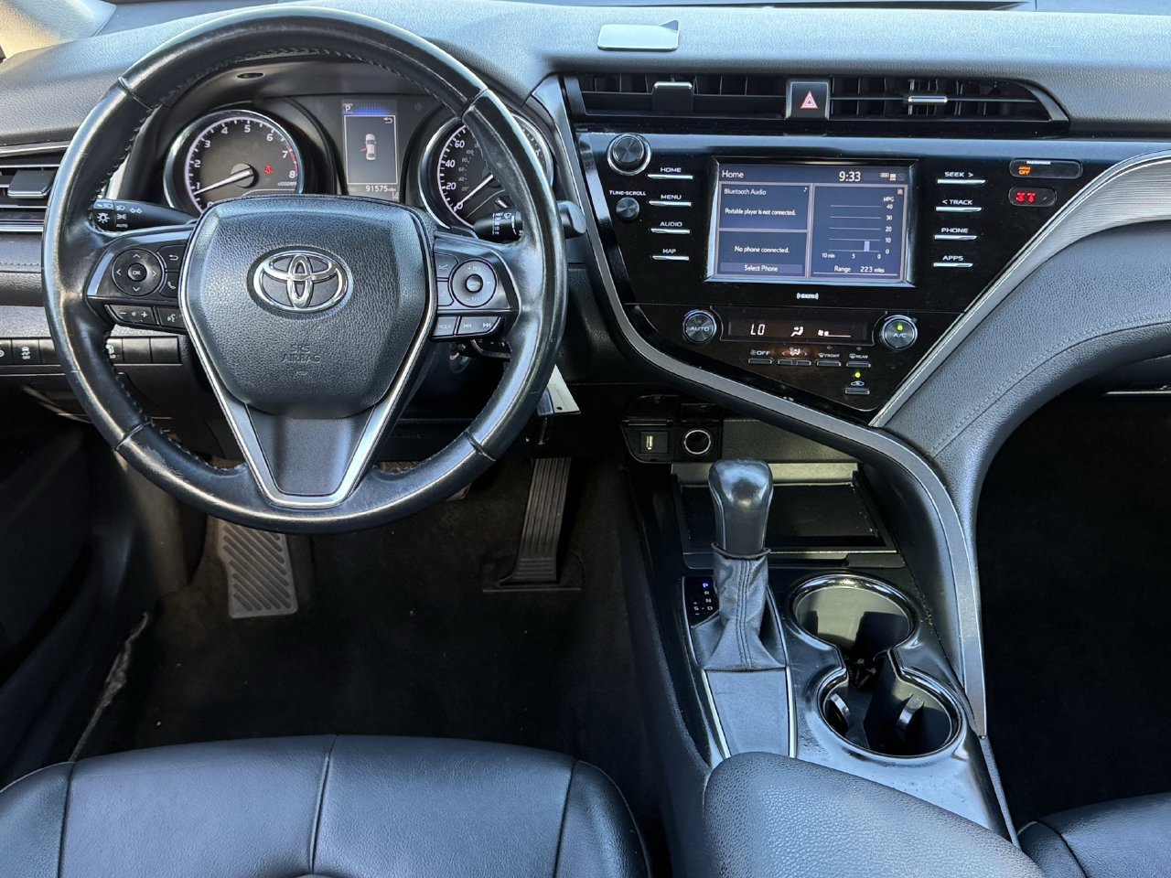Used 2020 Toyota Camry SE FWD image 11
