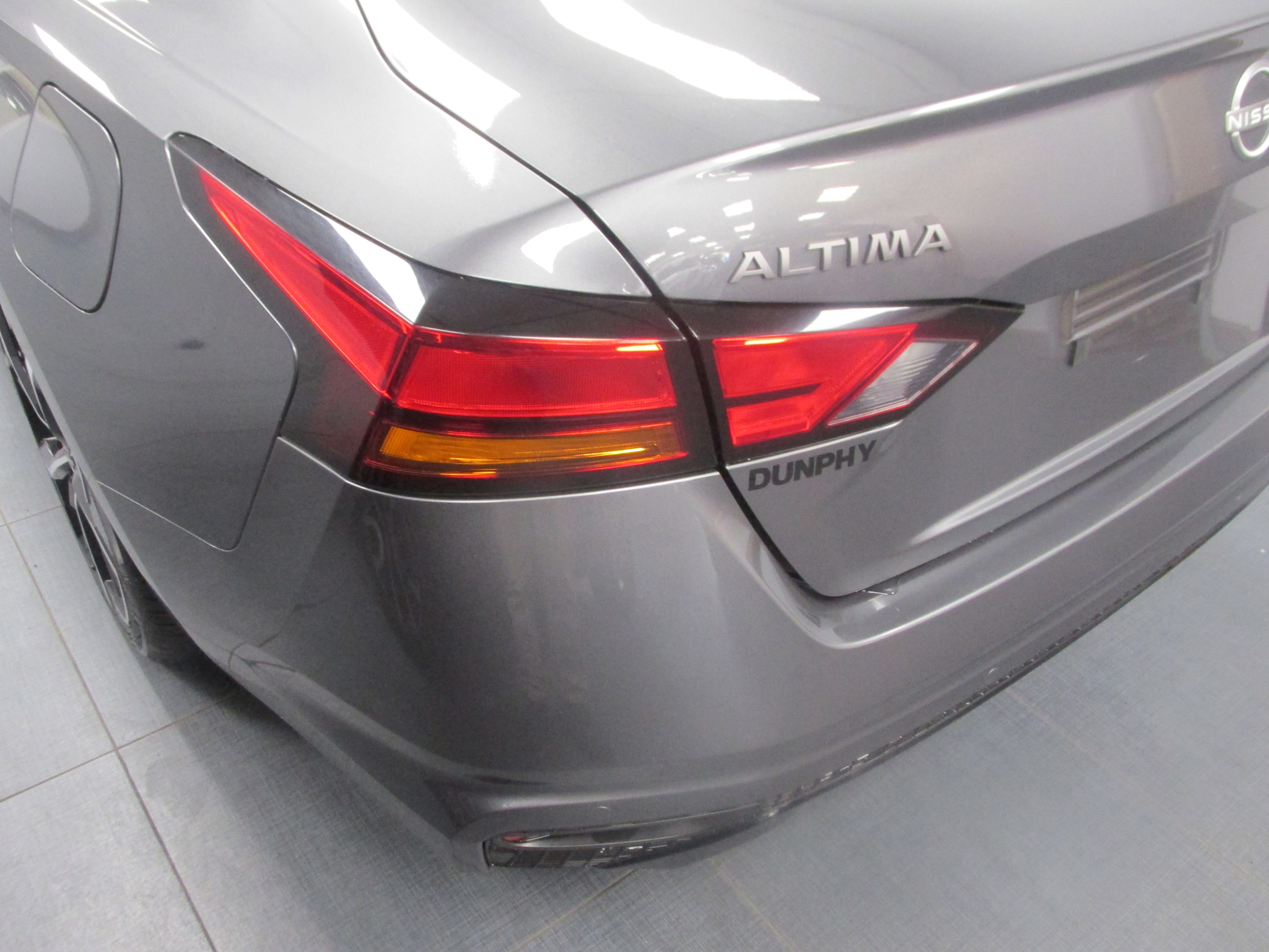 Used 2024 Nissan Altima 2.5 SR FWD image 11