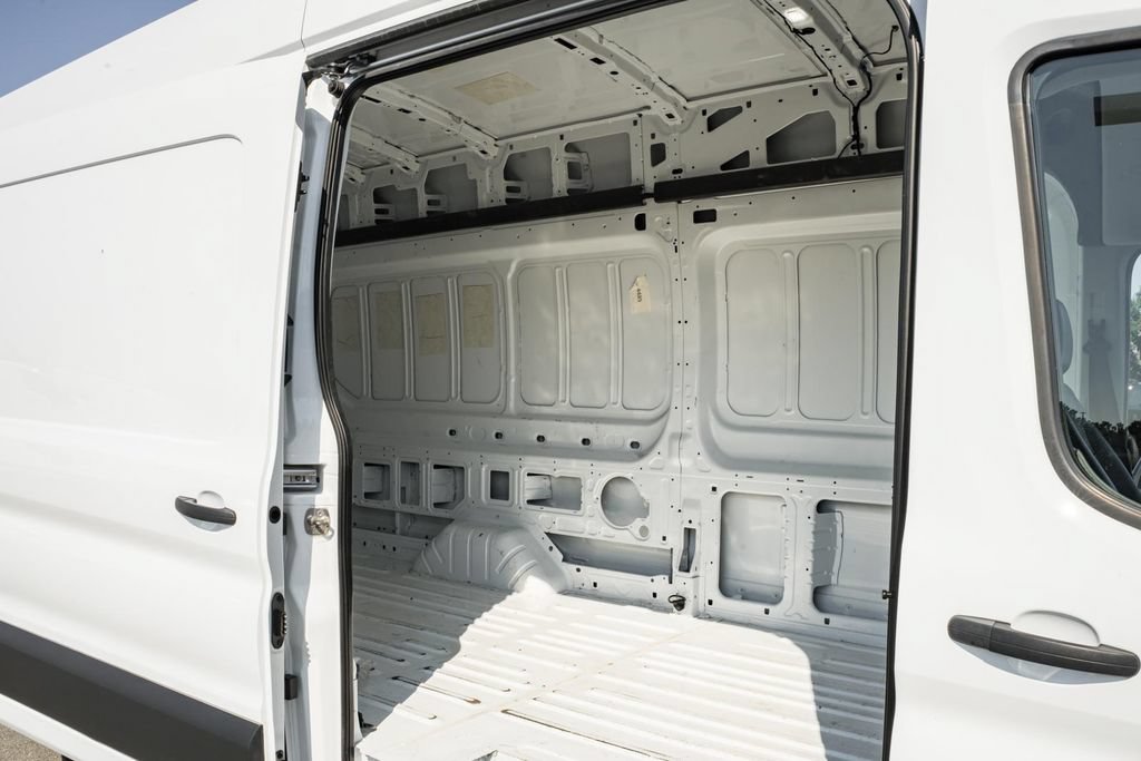 Certified 2025 Ford Transit 250 148 High Roof Extended RWD image 28