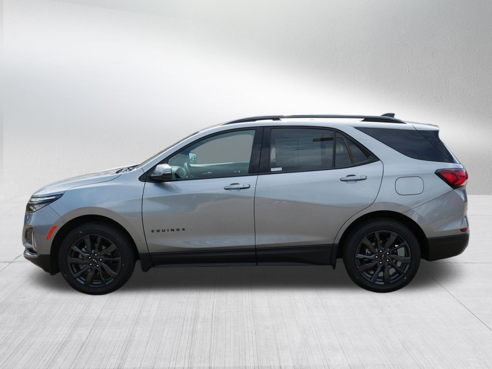 Used 2024 Chevrolet Equinox RS AWD/4WD image 4