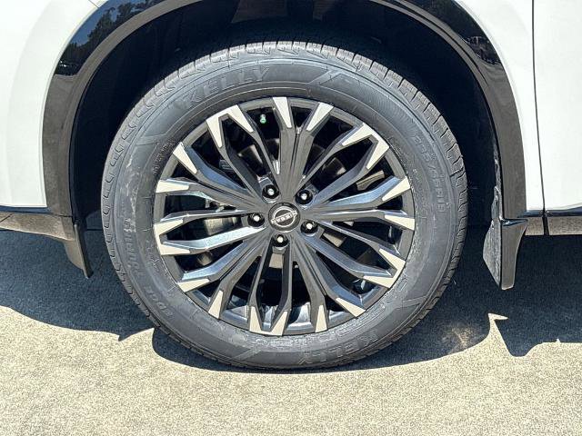 Used 2024 Nissan Rogue Platinum w/ Platinum Premium Package FWD image 12
